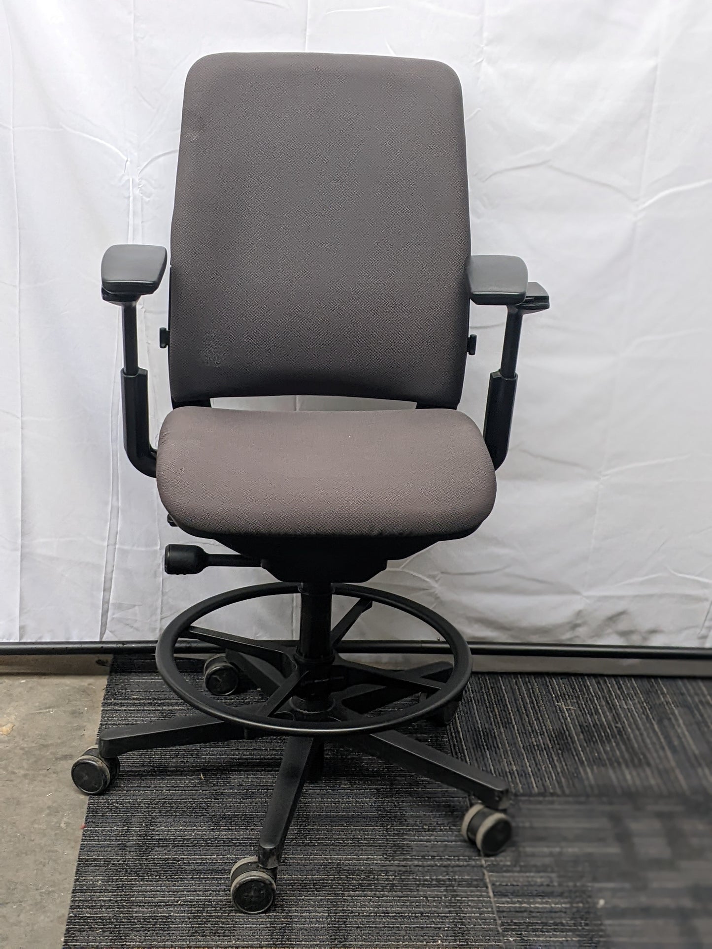 STEEELCASE | AMIA TASK STOOL