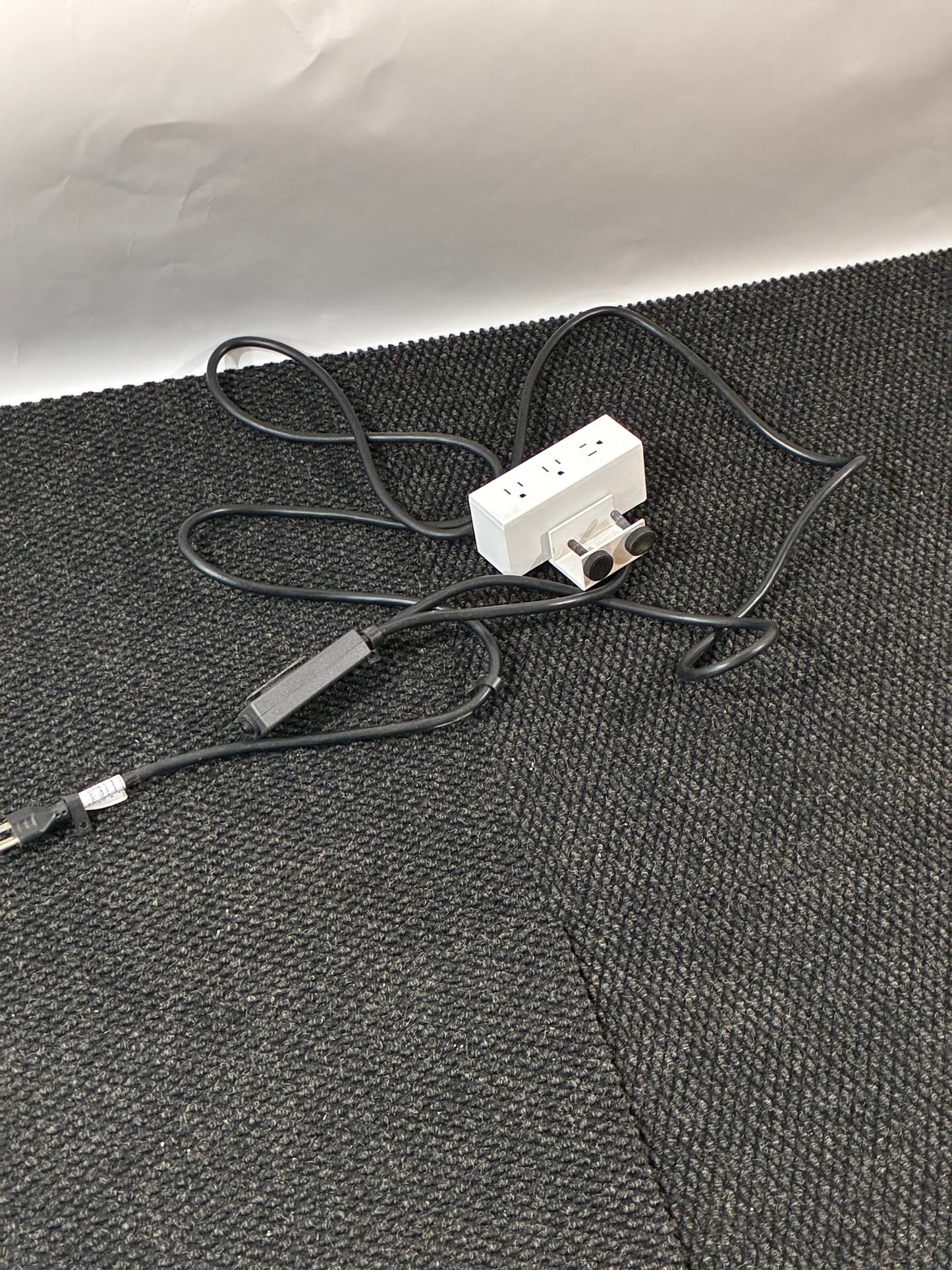 PREOWNED | POWERSTRIP- DESK TOP