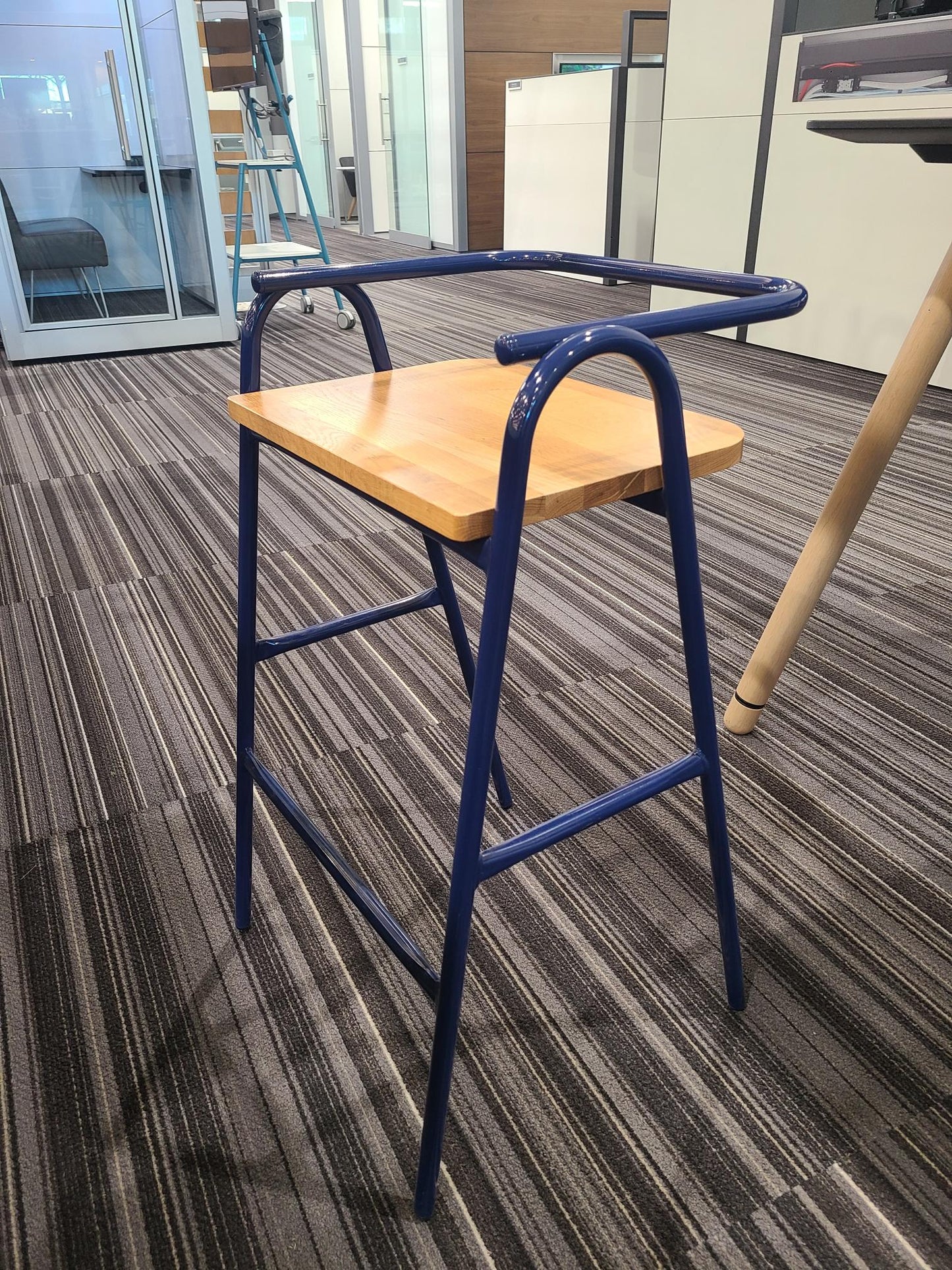 GRAND RAPIDS | HALF HURDLE STOOL