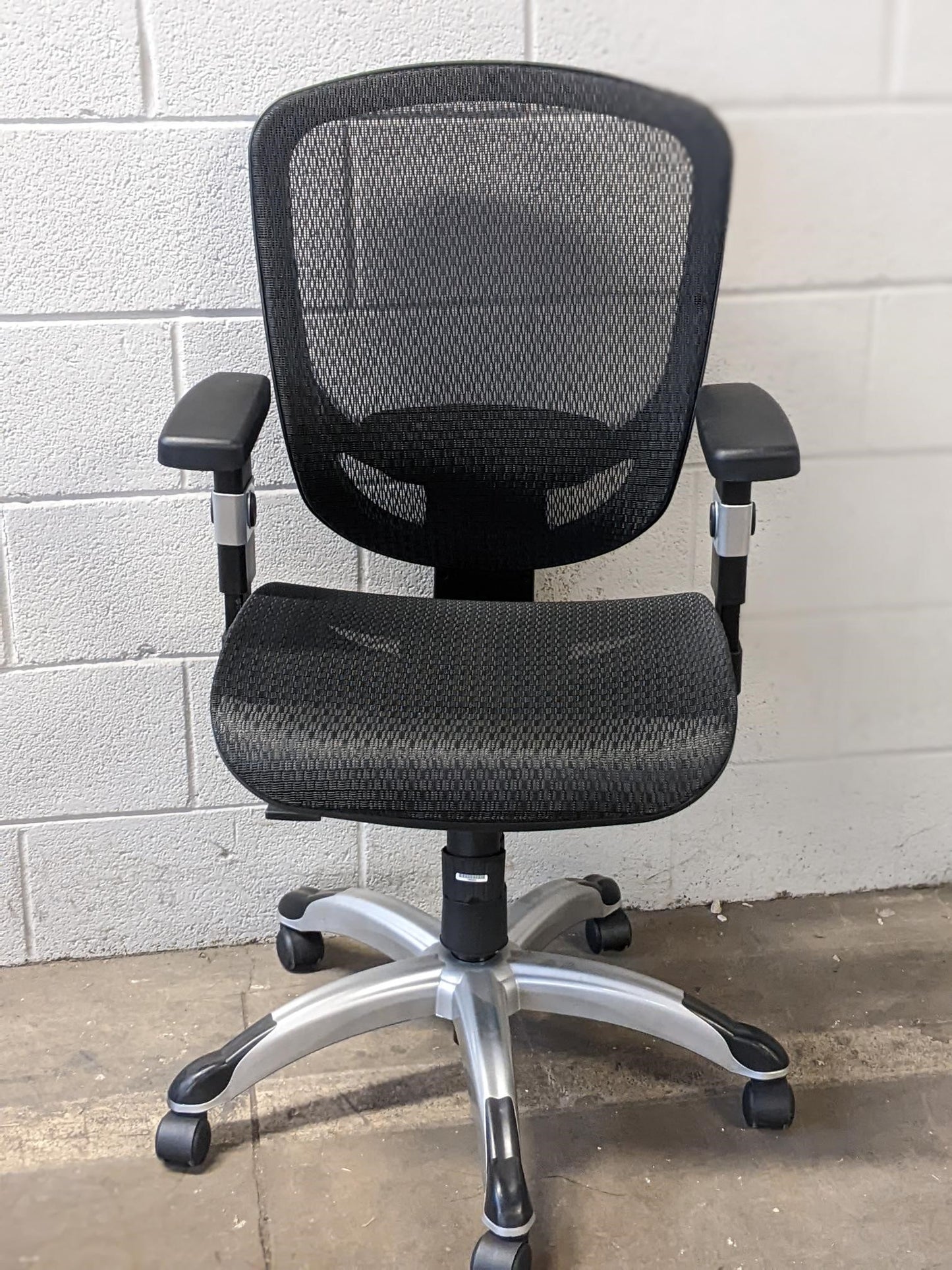 HYKEN TASK CHAIR