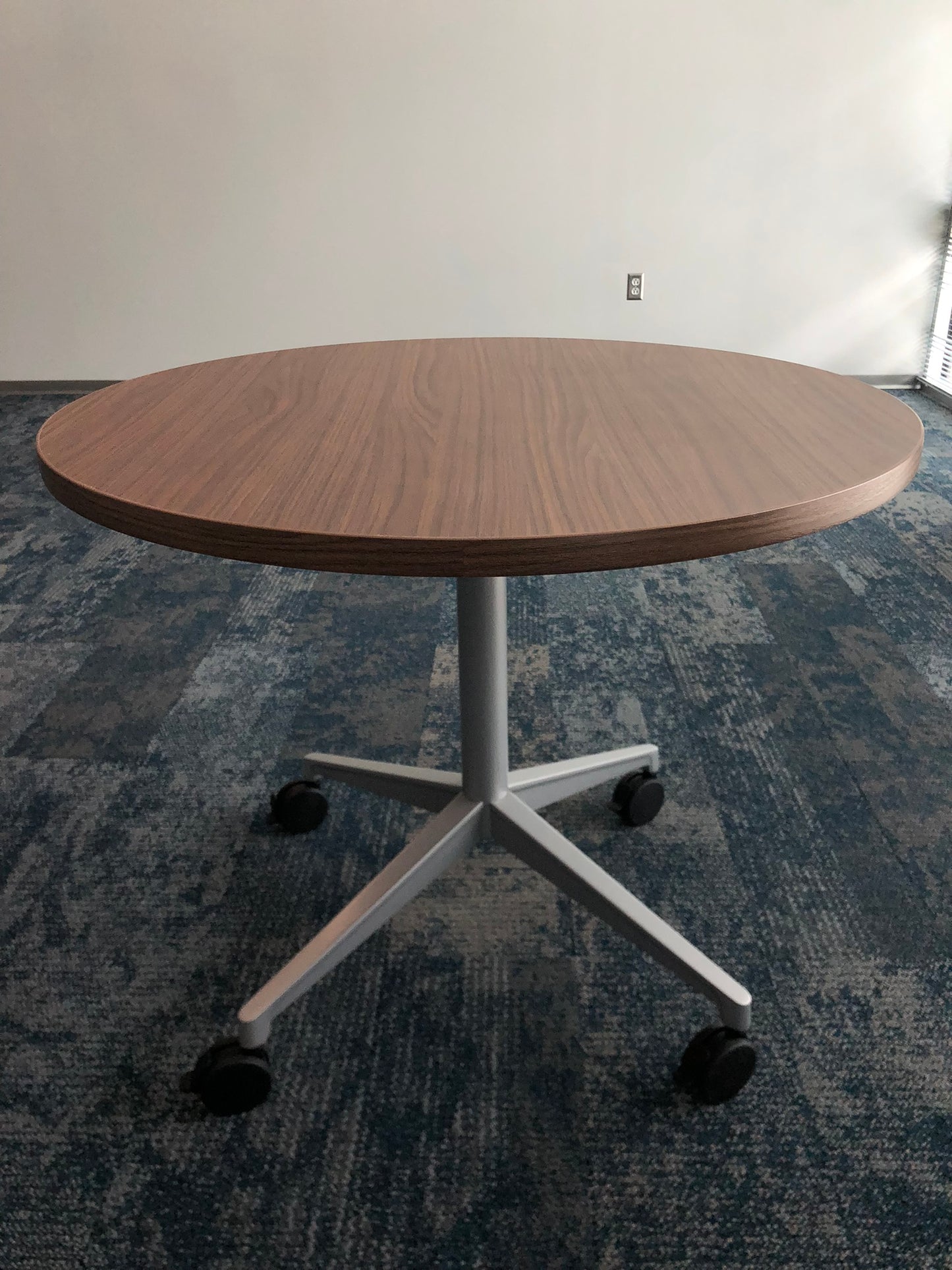 ERG | DRAKE 36" ROUND TABLE