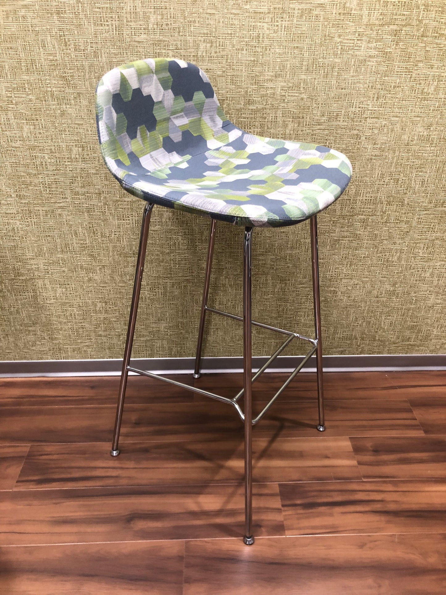 SOURCE INTERNATIONAL | JUMP BARSTOOL