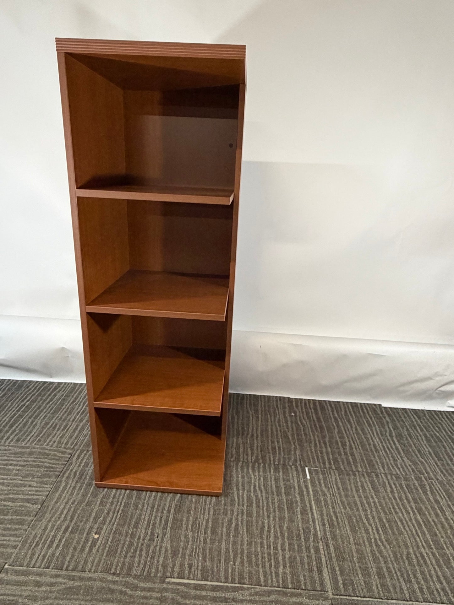 PREOWNED | CORNER BOOKCASE
