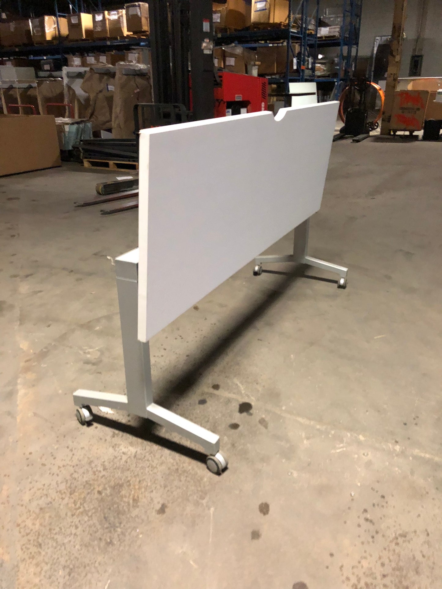 K&A | MOBILE NESTING TABLE