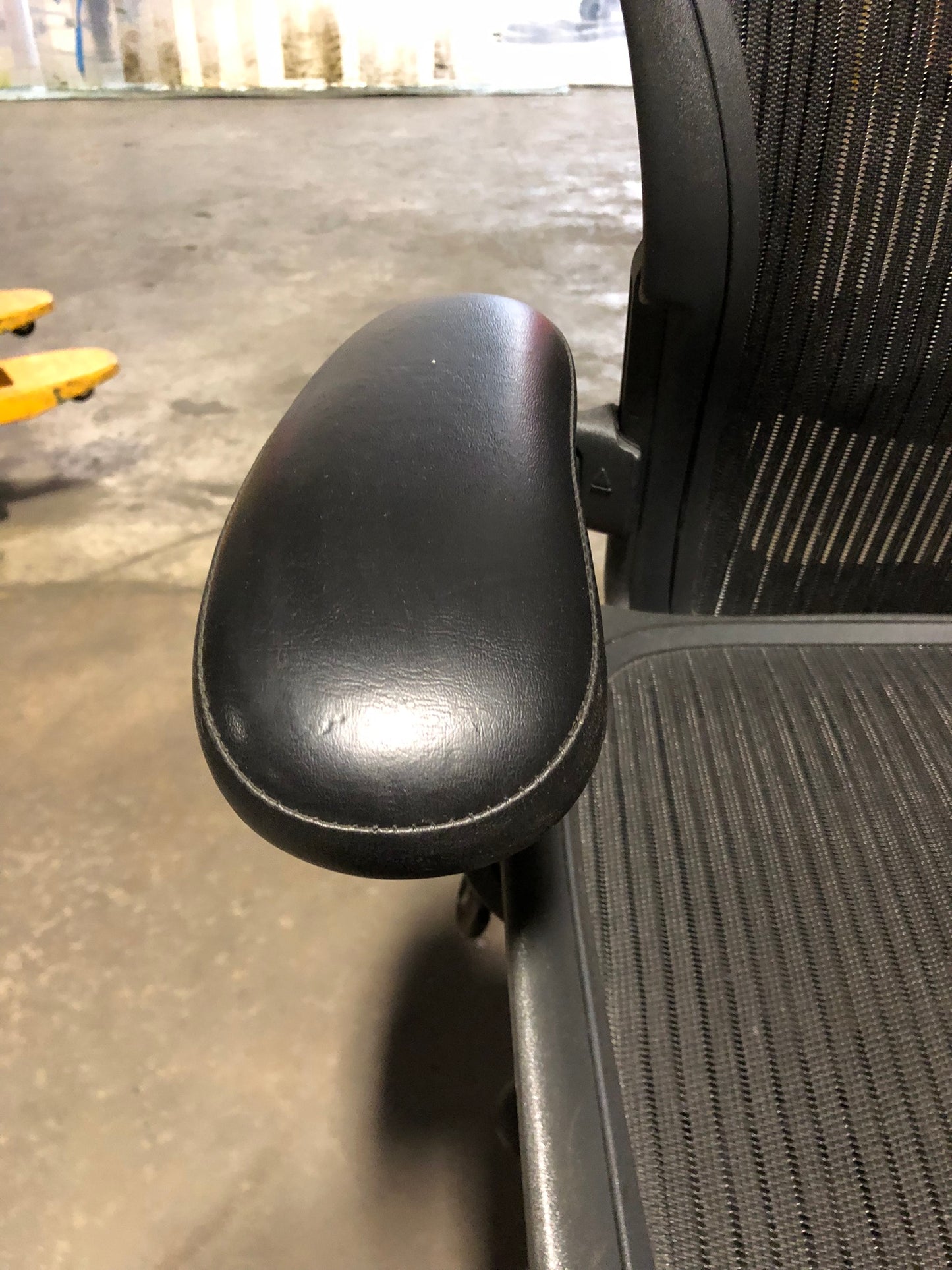 HERMAN MILLER | AERON TASK CHAIR SIZE C