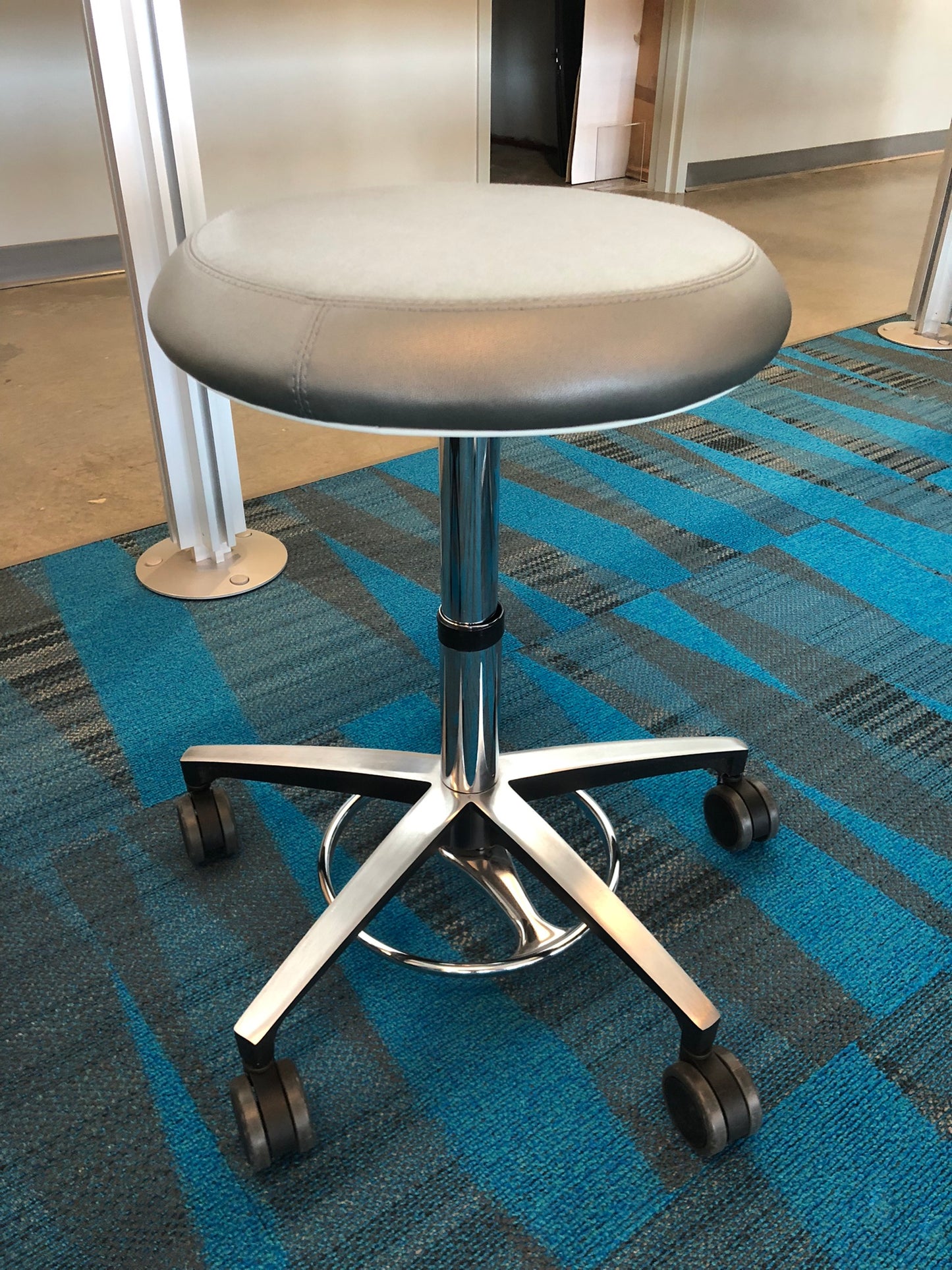 KEILHAUER | EXAM STOOL