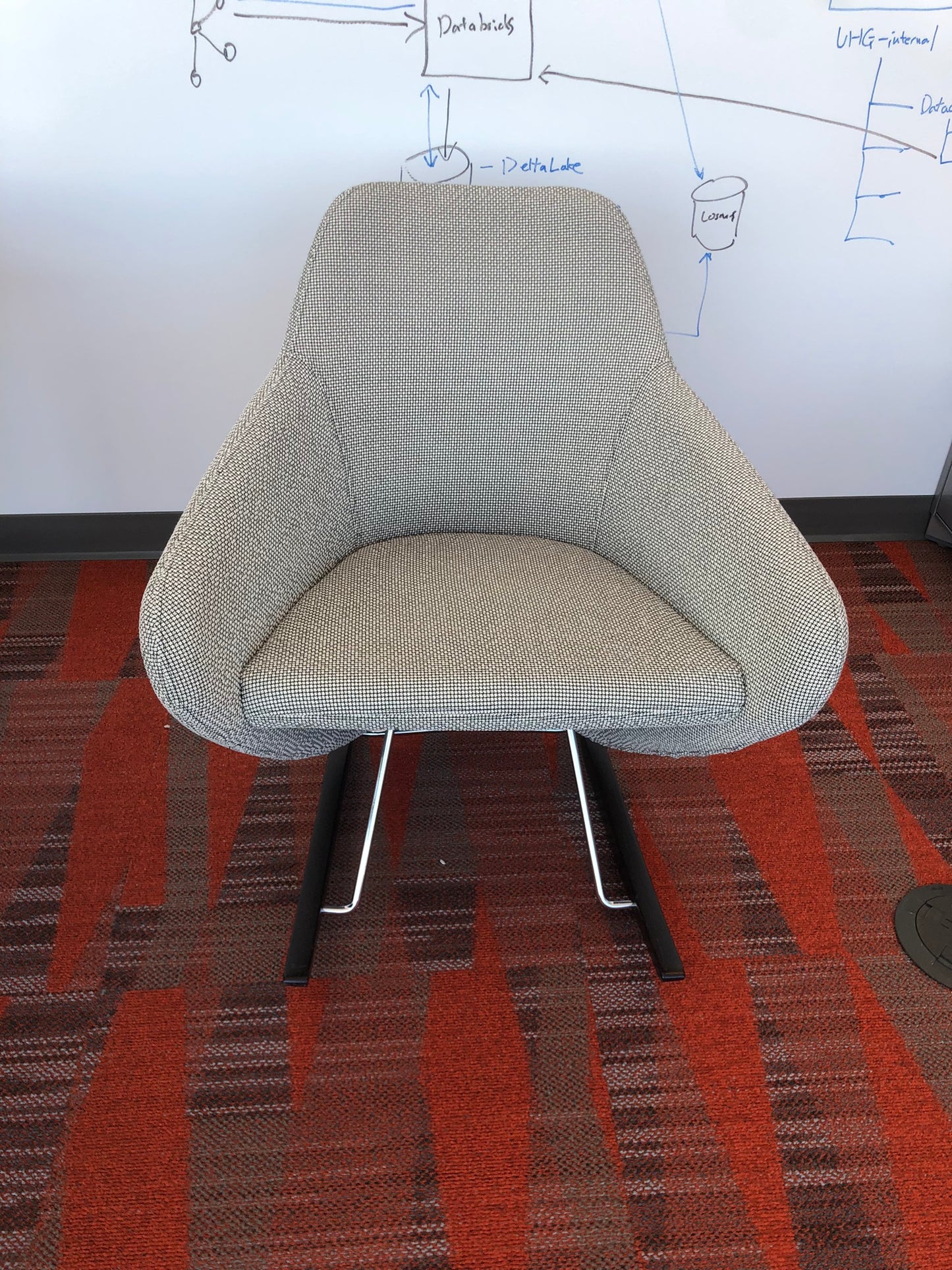 SEGIS | ROCKING CHAIR