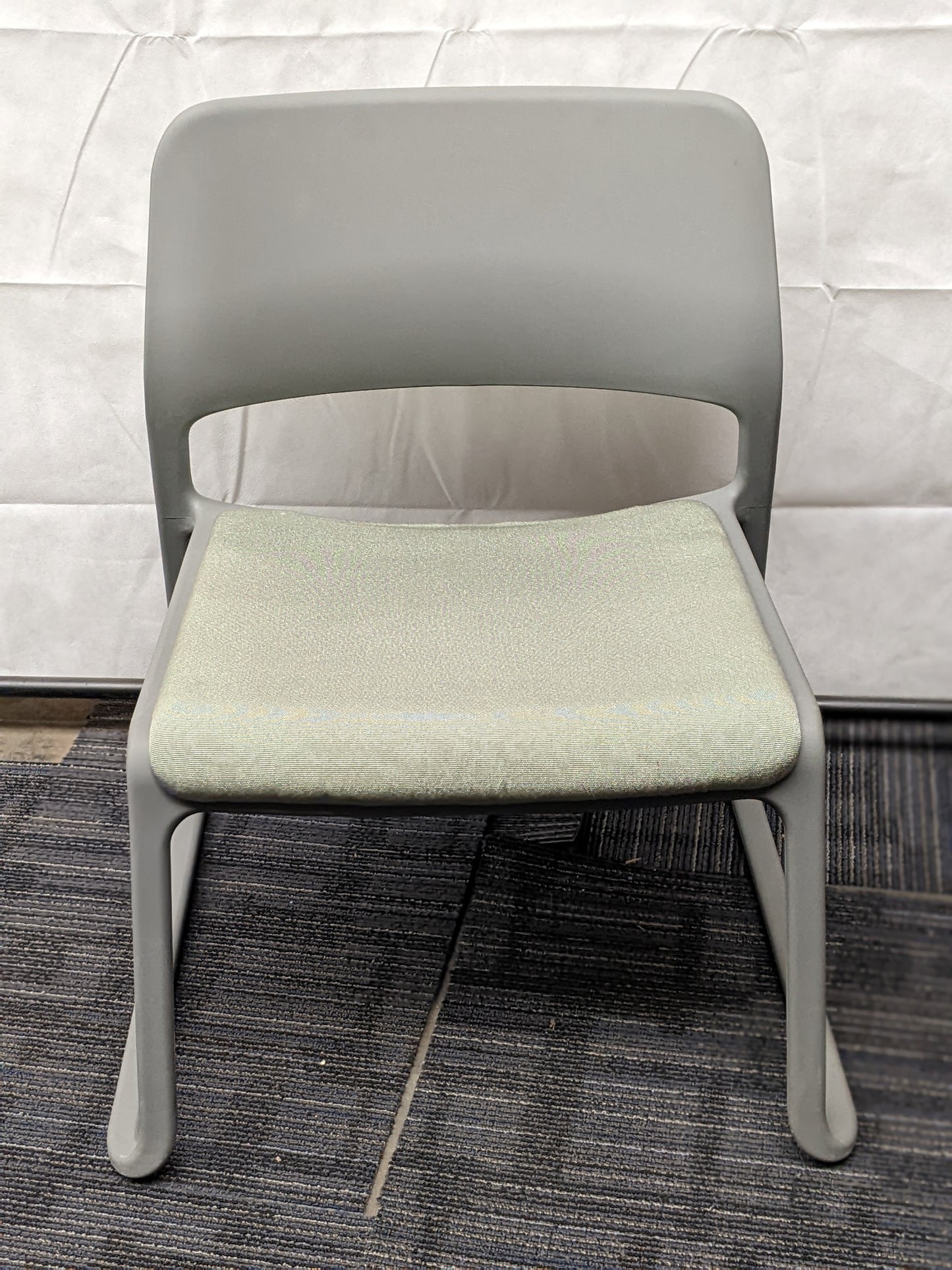 KNOLL | SPARK SLED-BASE STACK CHAIR