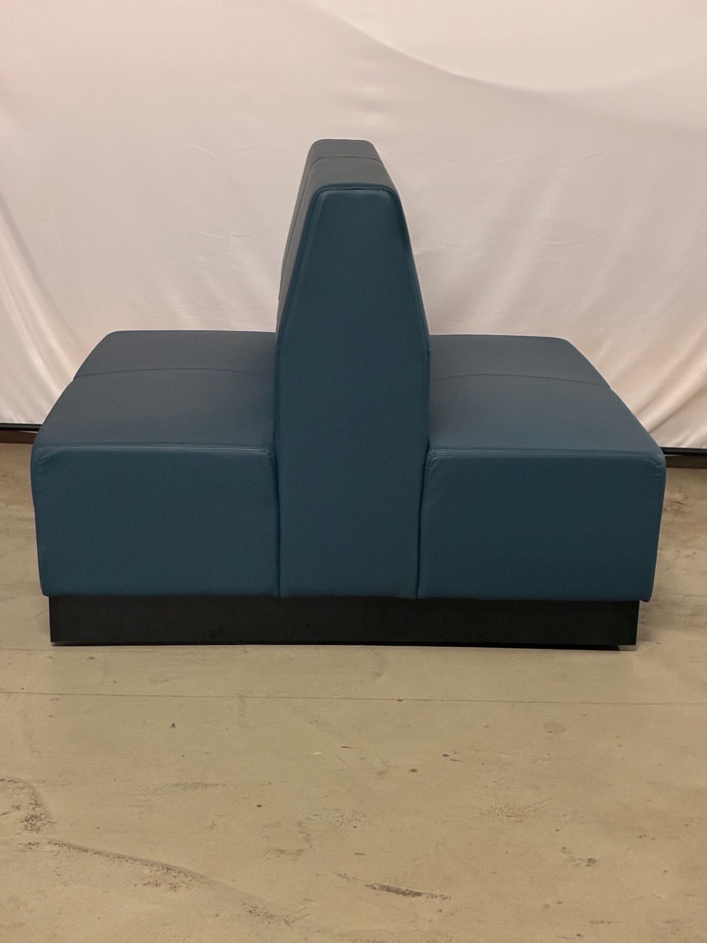 NATIONAL | FRINGE, MID BOOTH, 2 SEAT, DOUBLE-SIDE