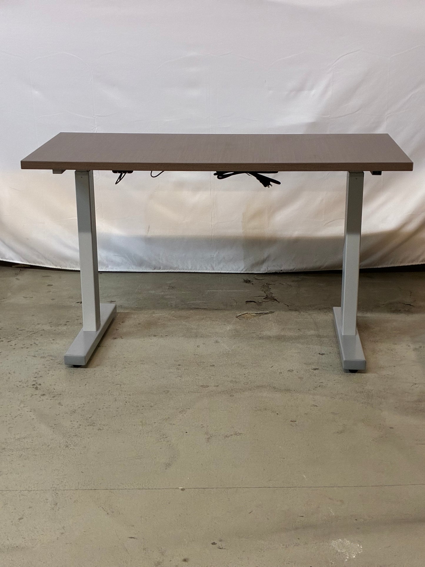 OFS | HEIGHT ADJUSTABLE TABLE