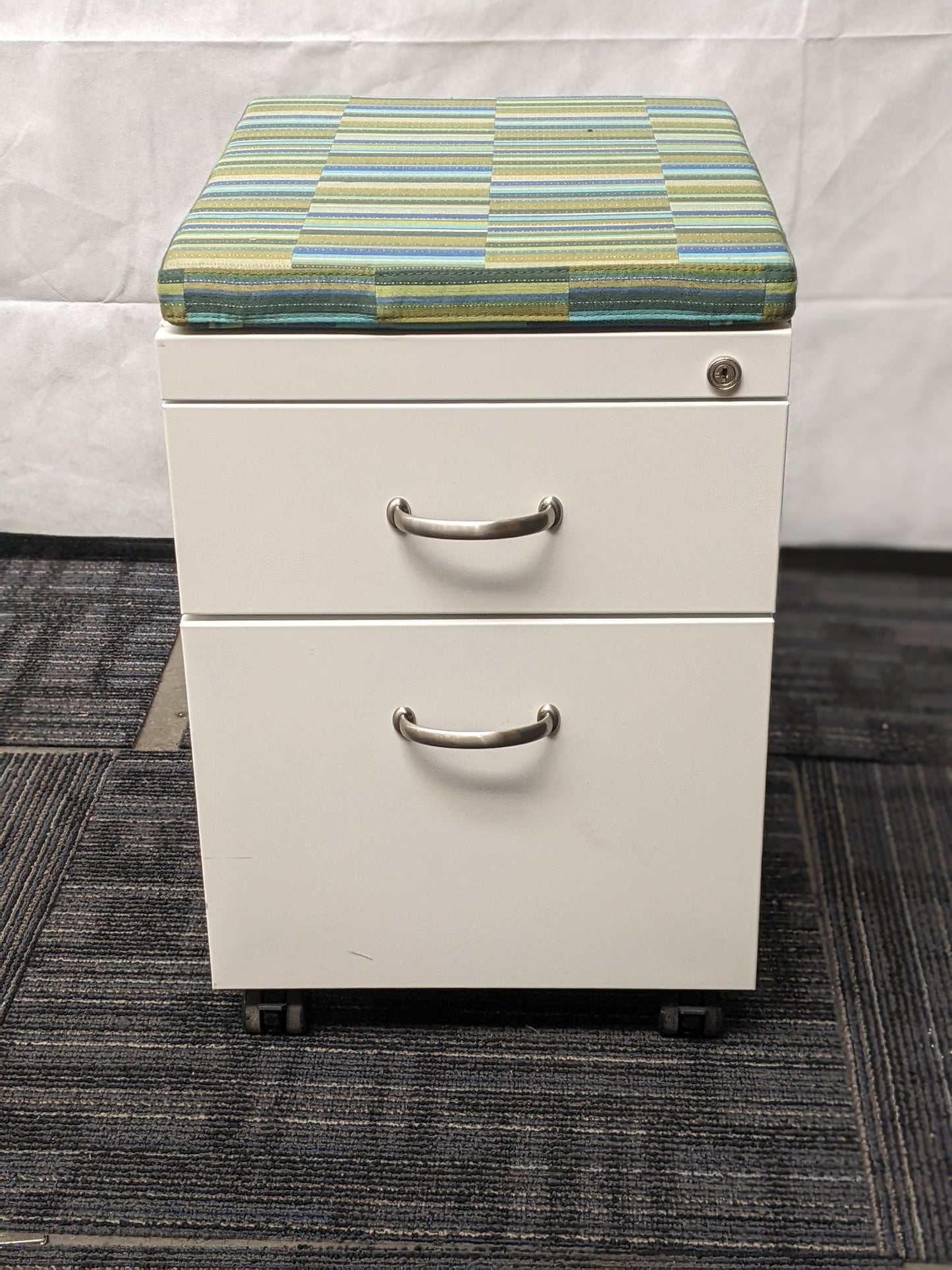 STEELCASE MOBILE BOX/FILE PEDESTAL W/SEAT CUSHION