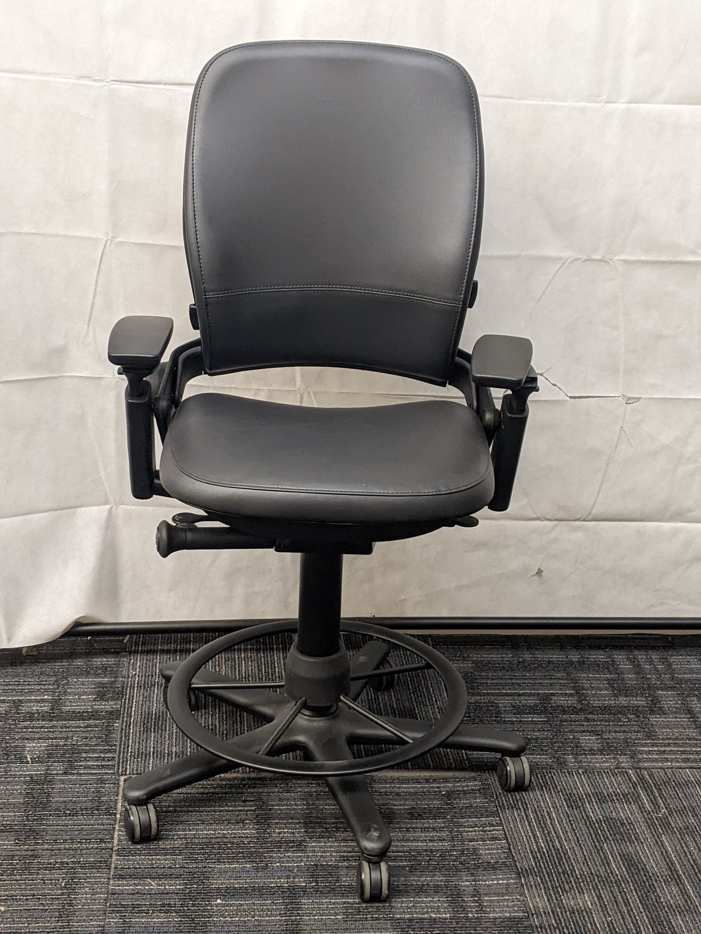 STEELCASE | LEAP STOOL