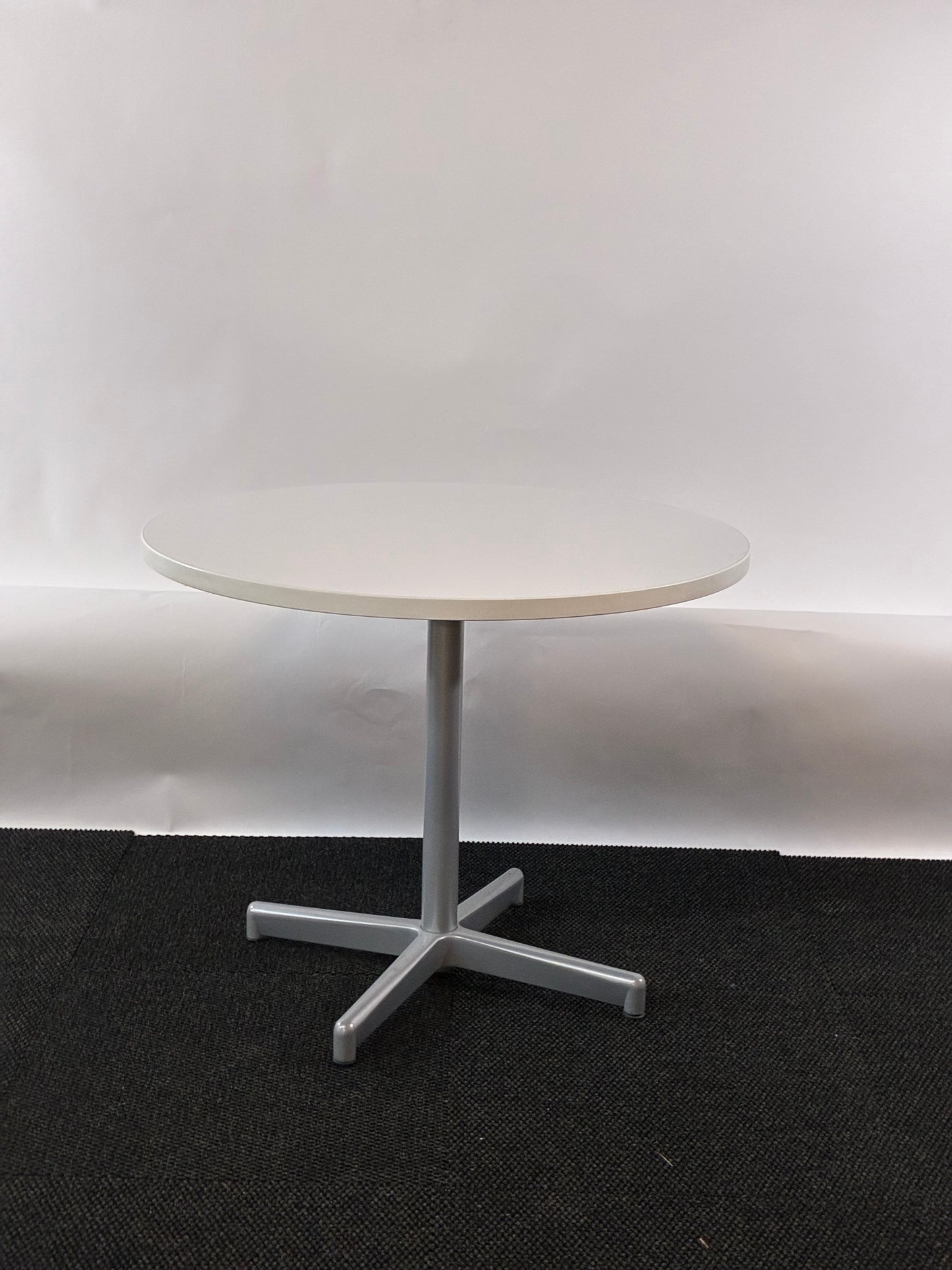 PREOWNED | ROUND TABLE, 36DIA