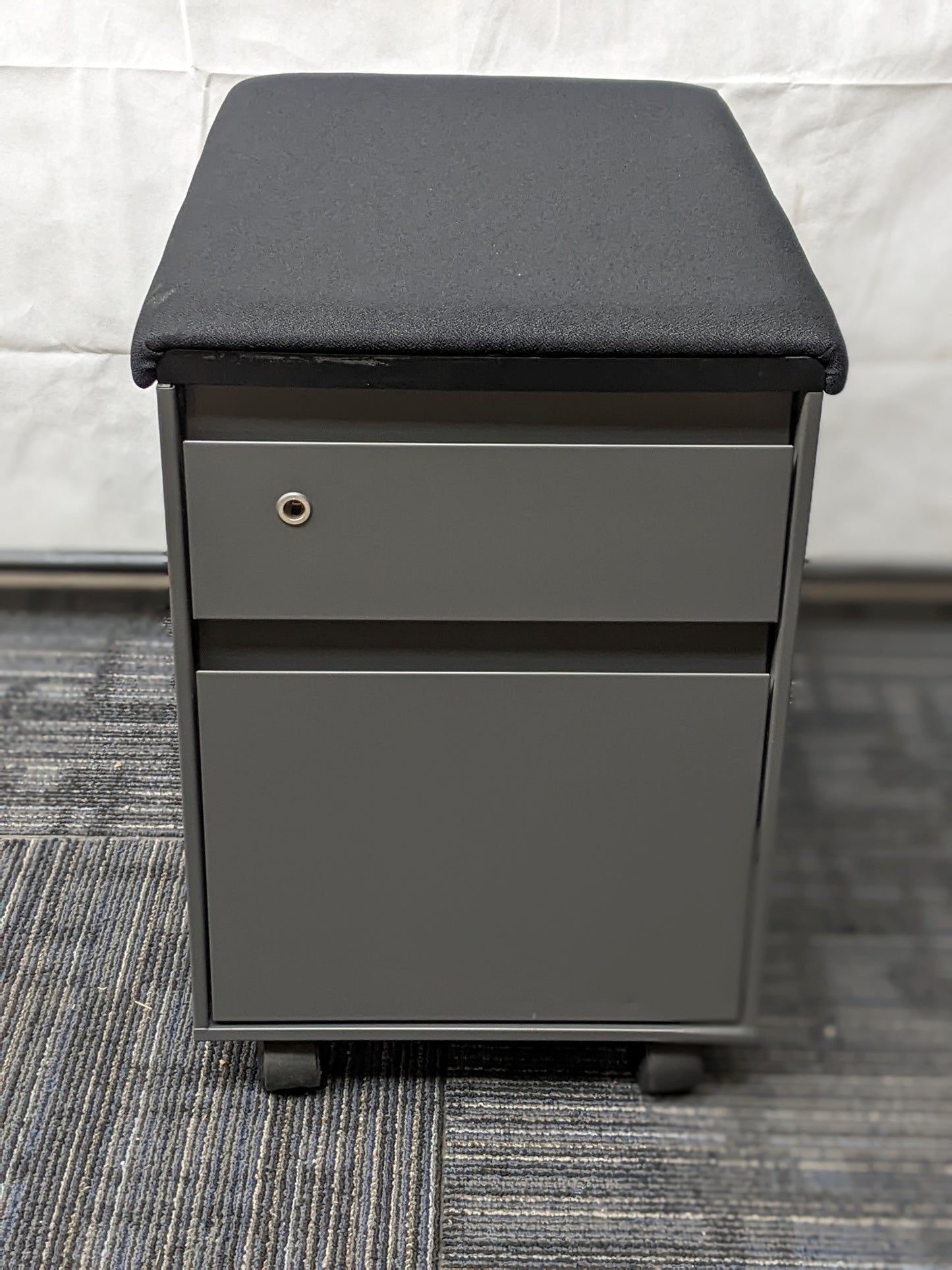 STEELCASE | MOBILE BOX/FILE PEDESTAL WITH CUSHION