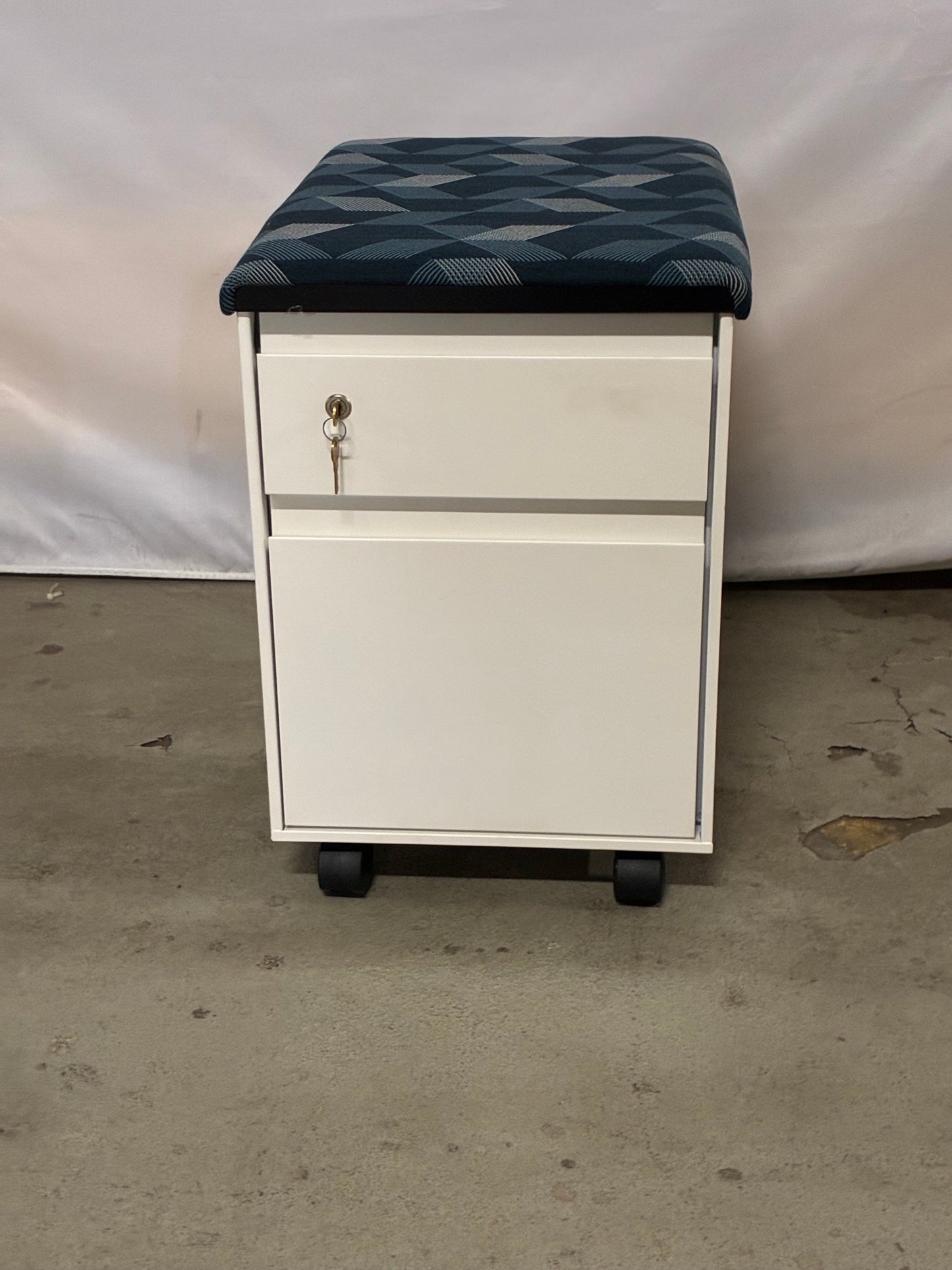 STEELCASE | MOBILE BOX/FILE PEDESTAL WITH CUSHION