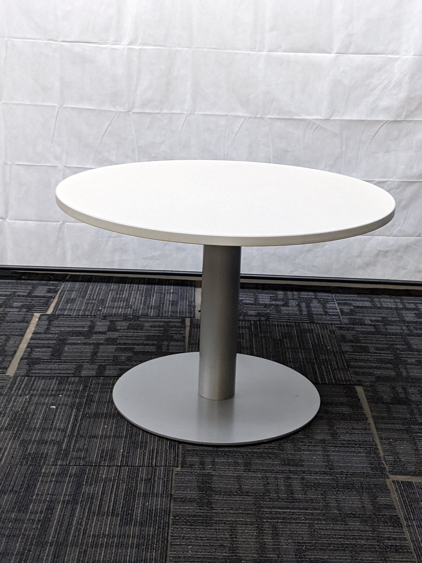 STEELCASE ROUND TABLE 42D