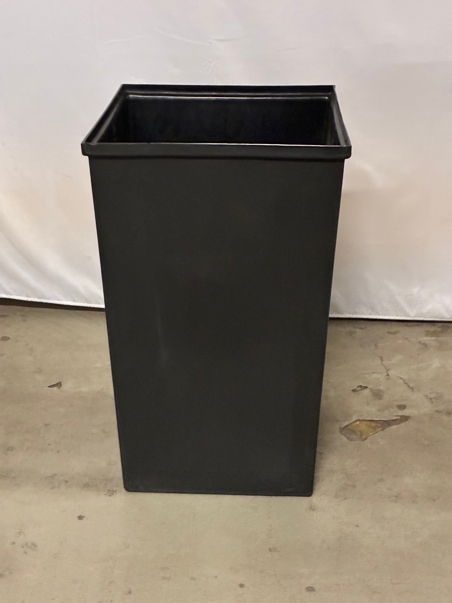 SAFCO | LARGE TRASHCAN