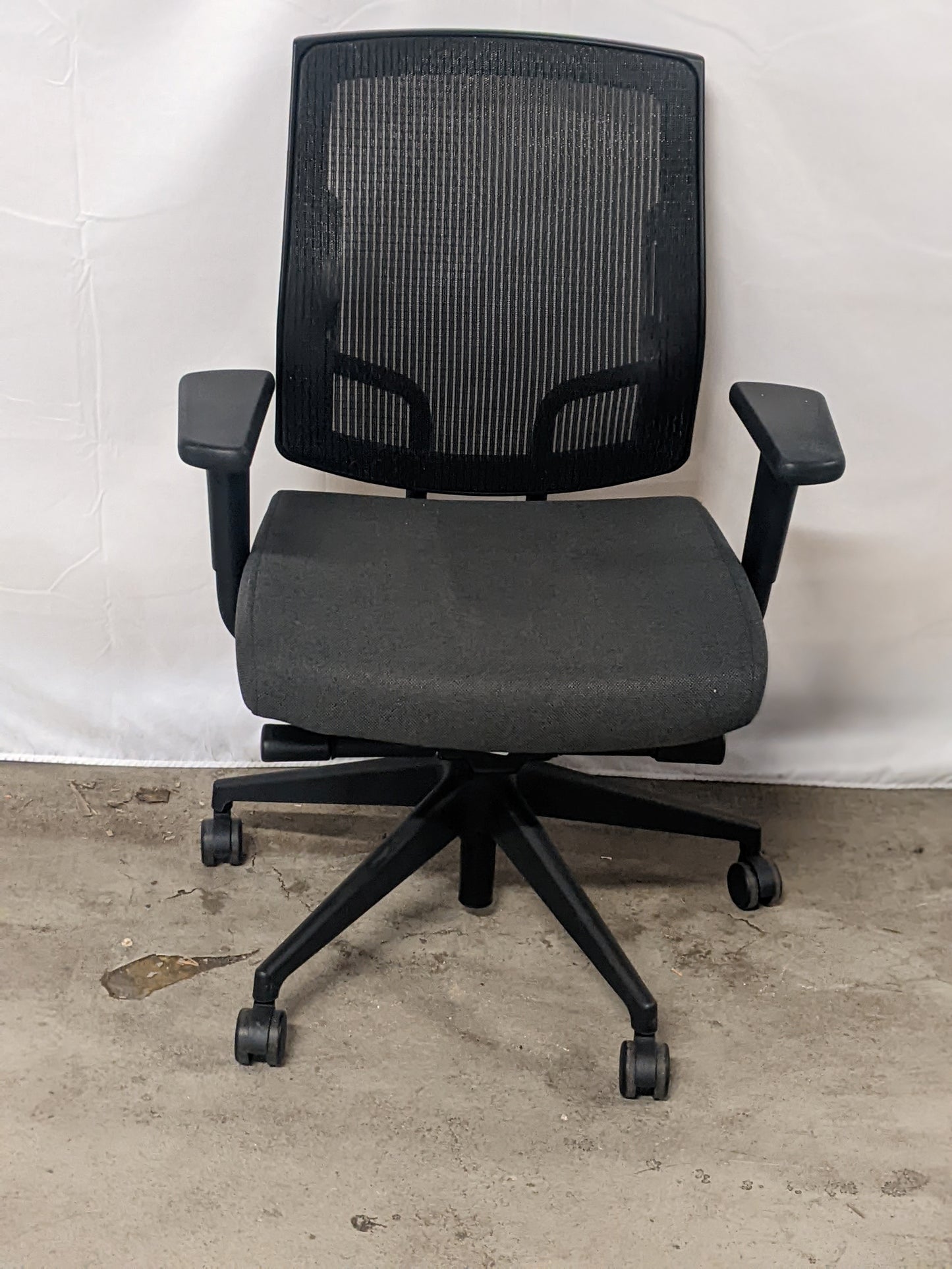 SIT ON IT | FOCUS MID BACK TASK CHAIR