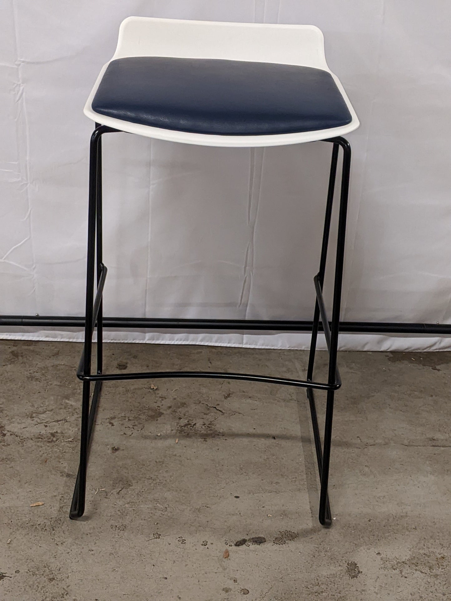 STEELCASE | NOOI, STOOL- BAR HEIGHT