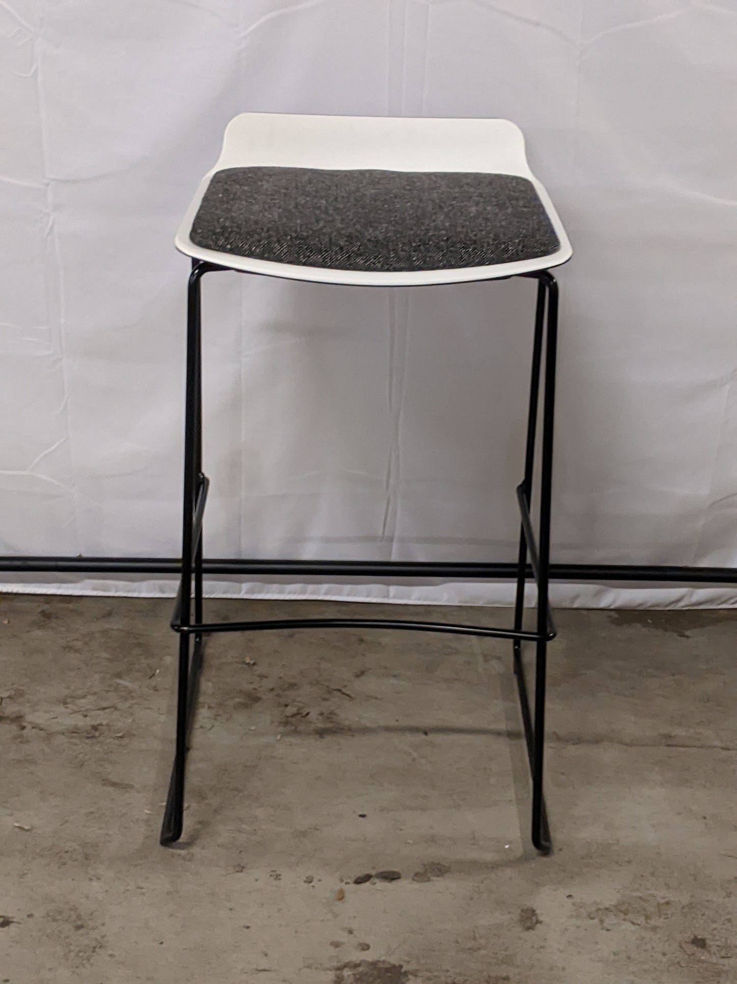 STEELCASE | NOOI, STOOL- BAR HEIGHT