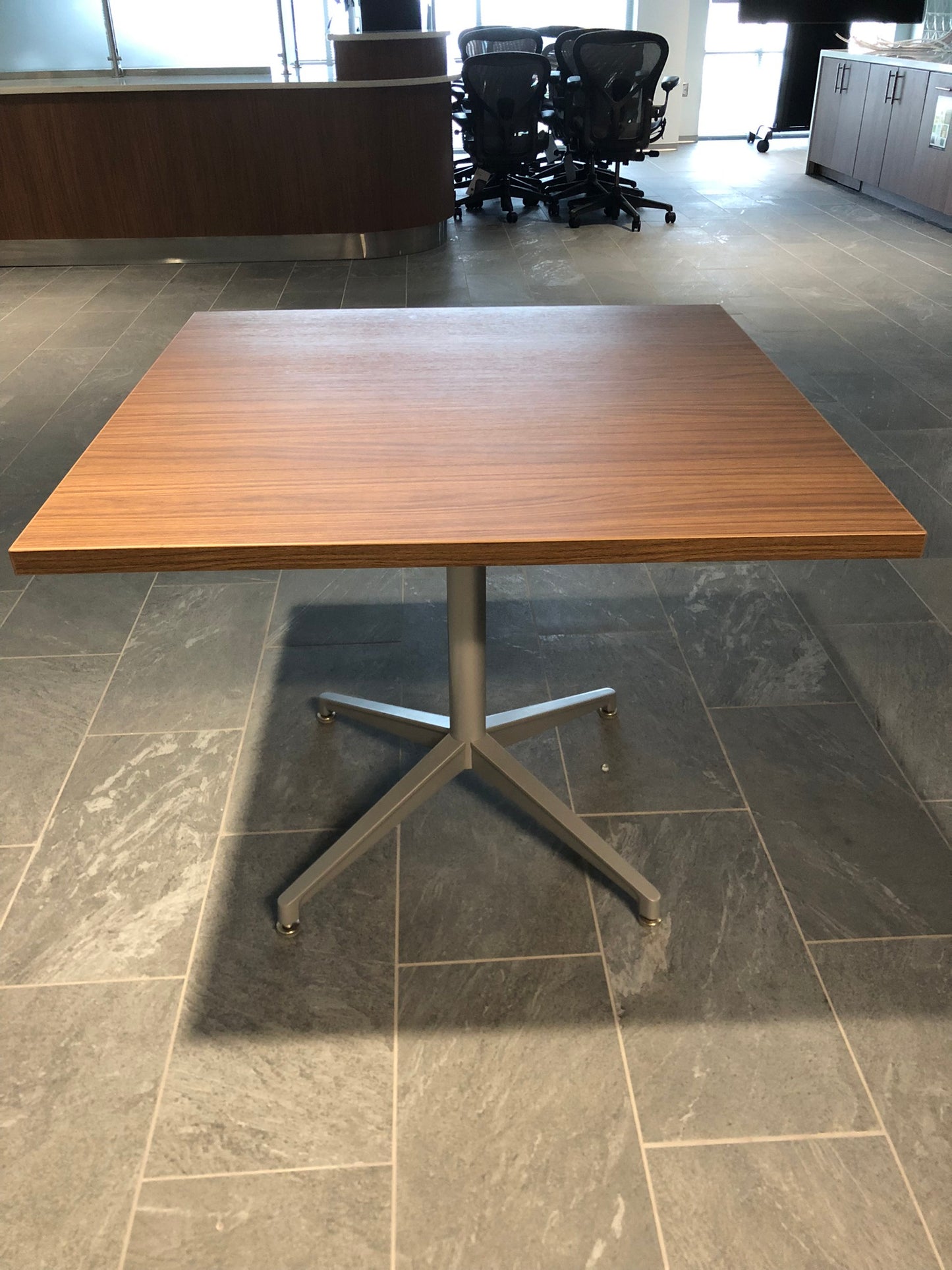 ERG | DRAKE 36" SQUARE TABLE