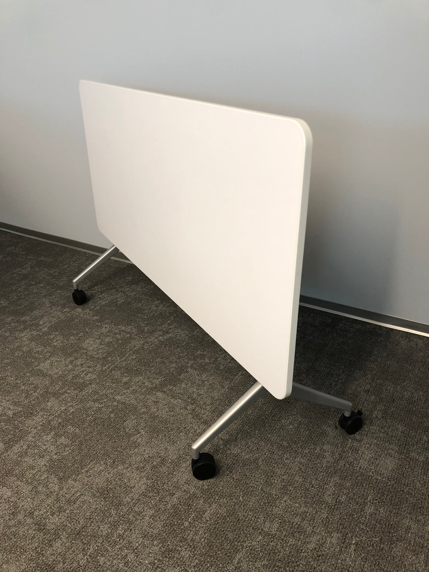 STEELCASE GROUPWORK FLIP-TOP NESTING TABLE