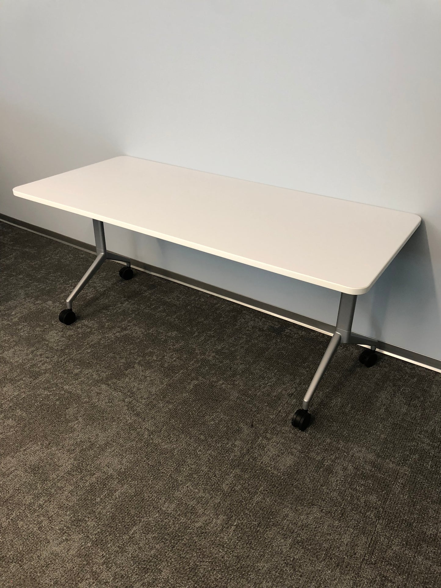 STEELCASE GROUPWORK FLIP-TOP NESTING TABLE