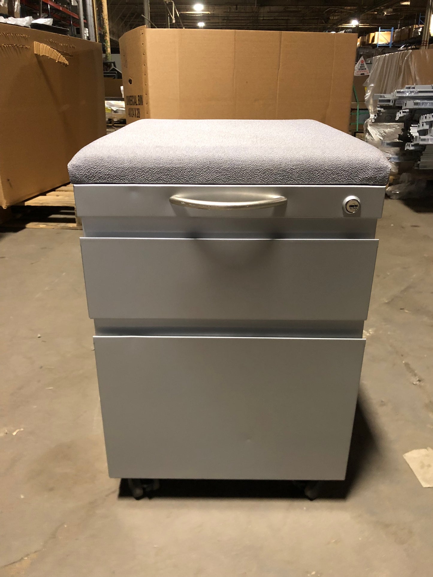 GREAT OPENINGS BOXFILE MOBILE PEDESTAL WITH CUSHION