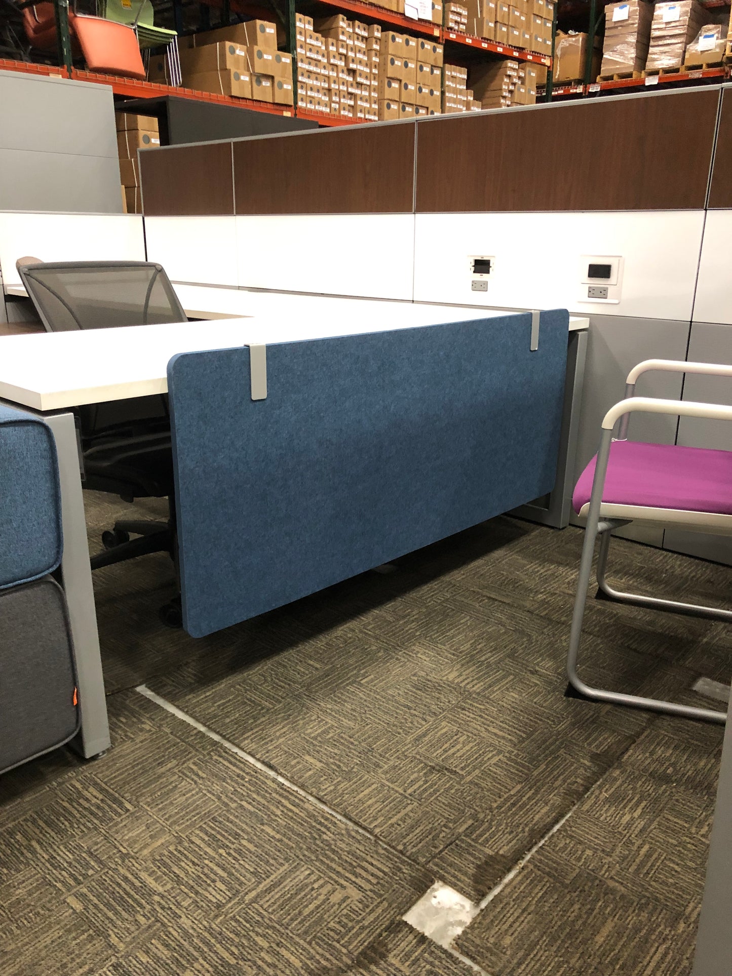 AMQ UNDER DESK SCREEN56