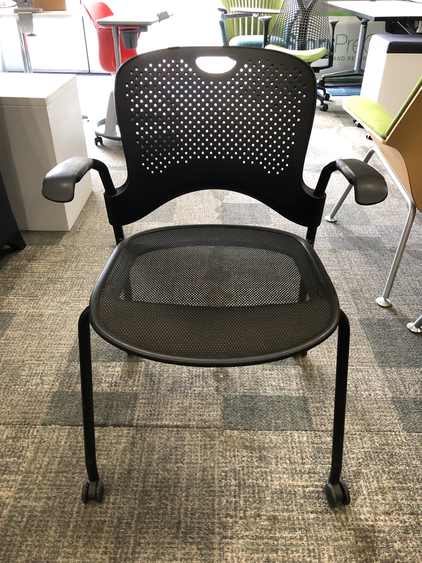 CHR CAPERSTACKINGFLEXNET SEATFIXED ARMS BKU