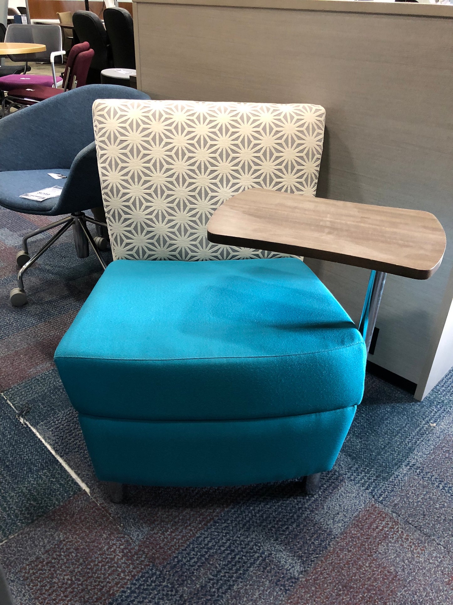 ARCADIA LOUNGE CHAIR WITH TABLET ARMLEFT