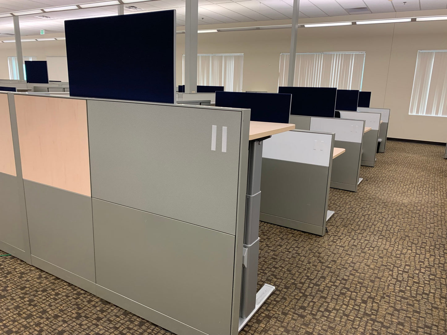STEELCASE ANSWER 6' x 6' 10-PACK WORKSTATION - NAVY SCREEN
