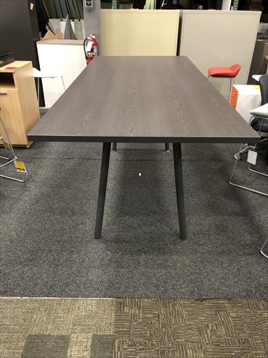 POPPIN TABLE