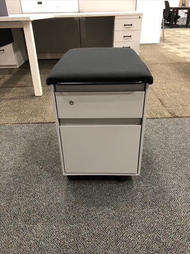 TURNSTONE MOBILE BOXFILE PEDESTAL WITH CUSHIONPULL HANDLE