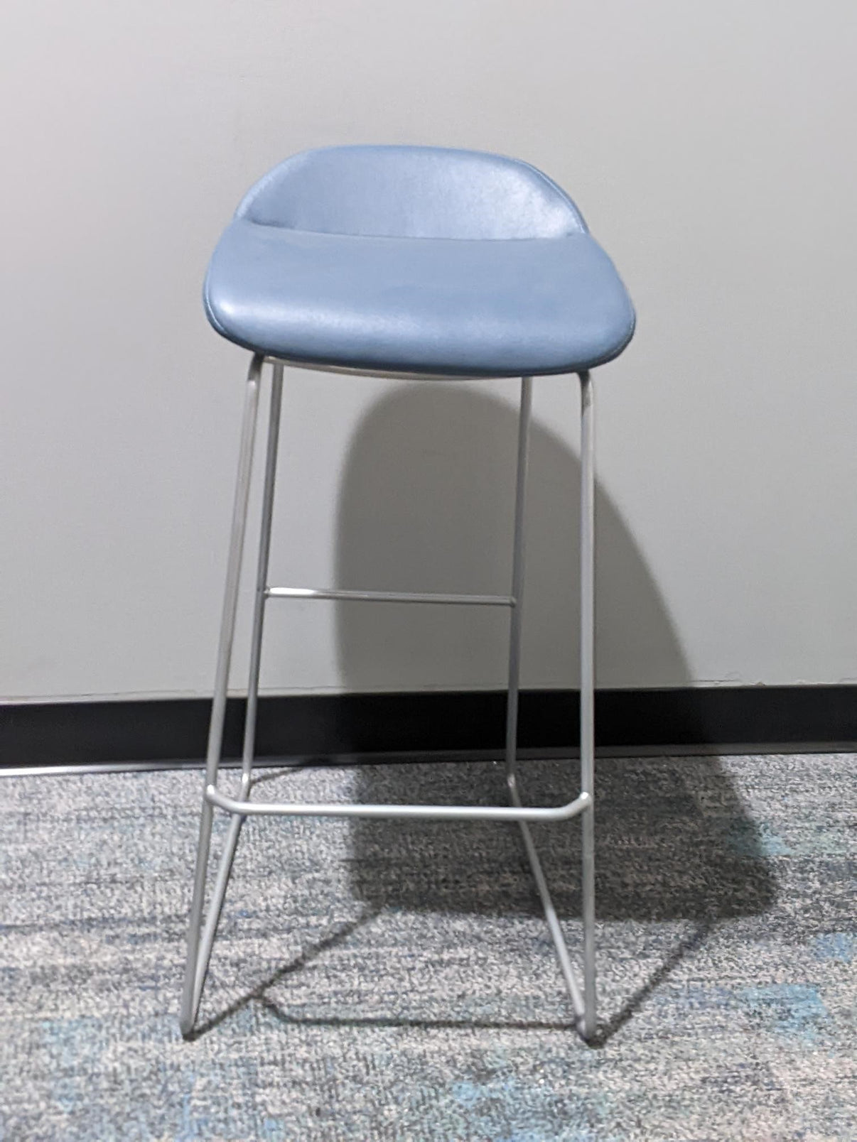 9 TO 5 SEATING LILLY BAR STOOL Storr PreOwned