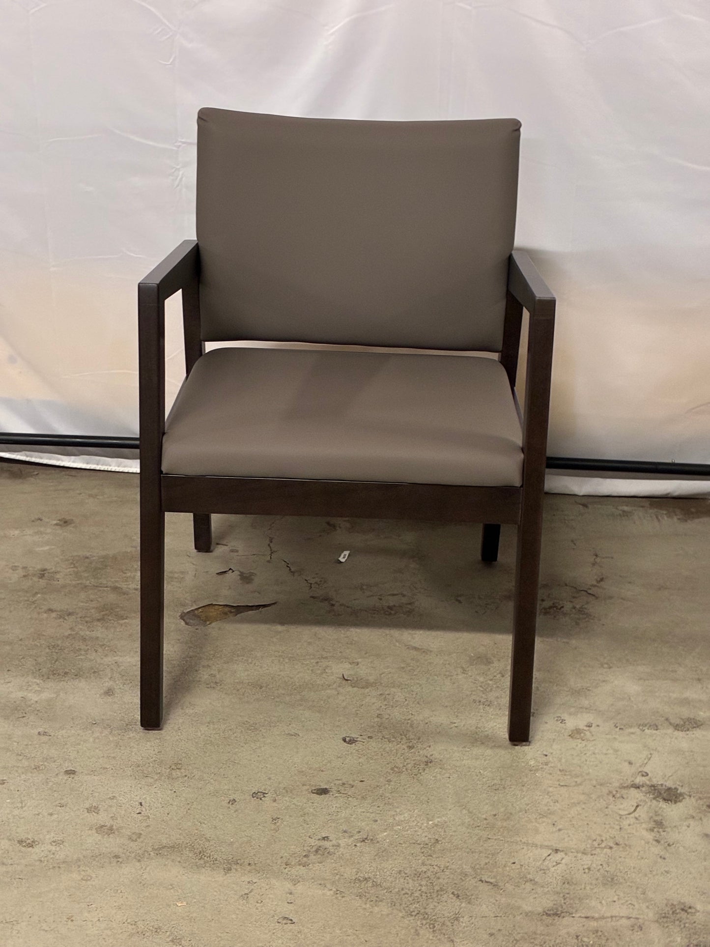 CAROLINA | REIN+ GUEST CHAIR