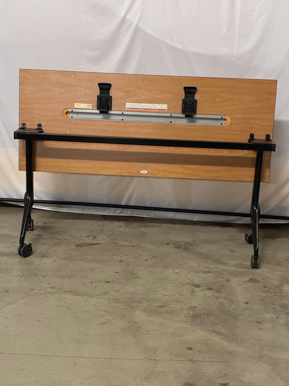 HON | NESTING TABLE