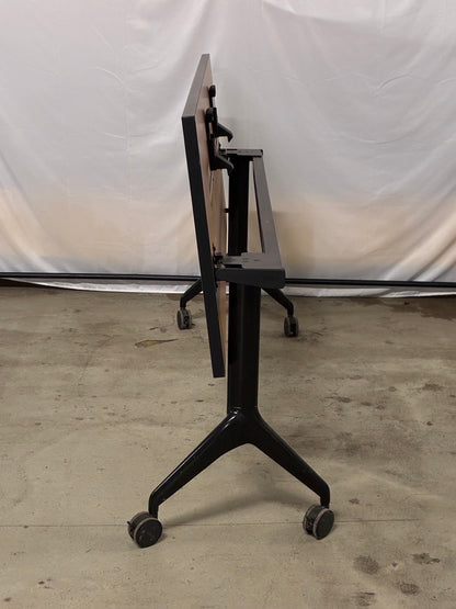 HON | NESTING TABLE