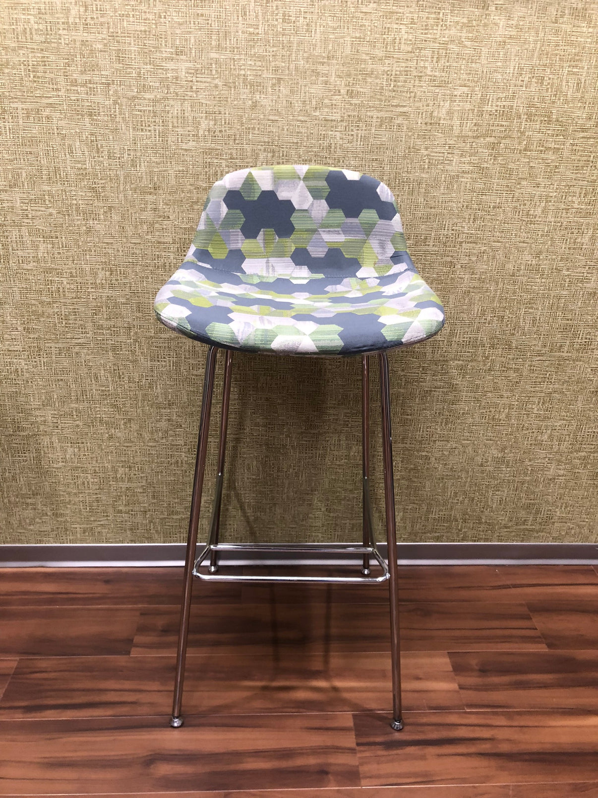 SOURCE JUMP BARSTOOL Storr PreOwned