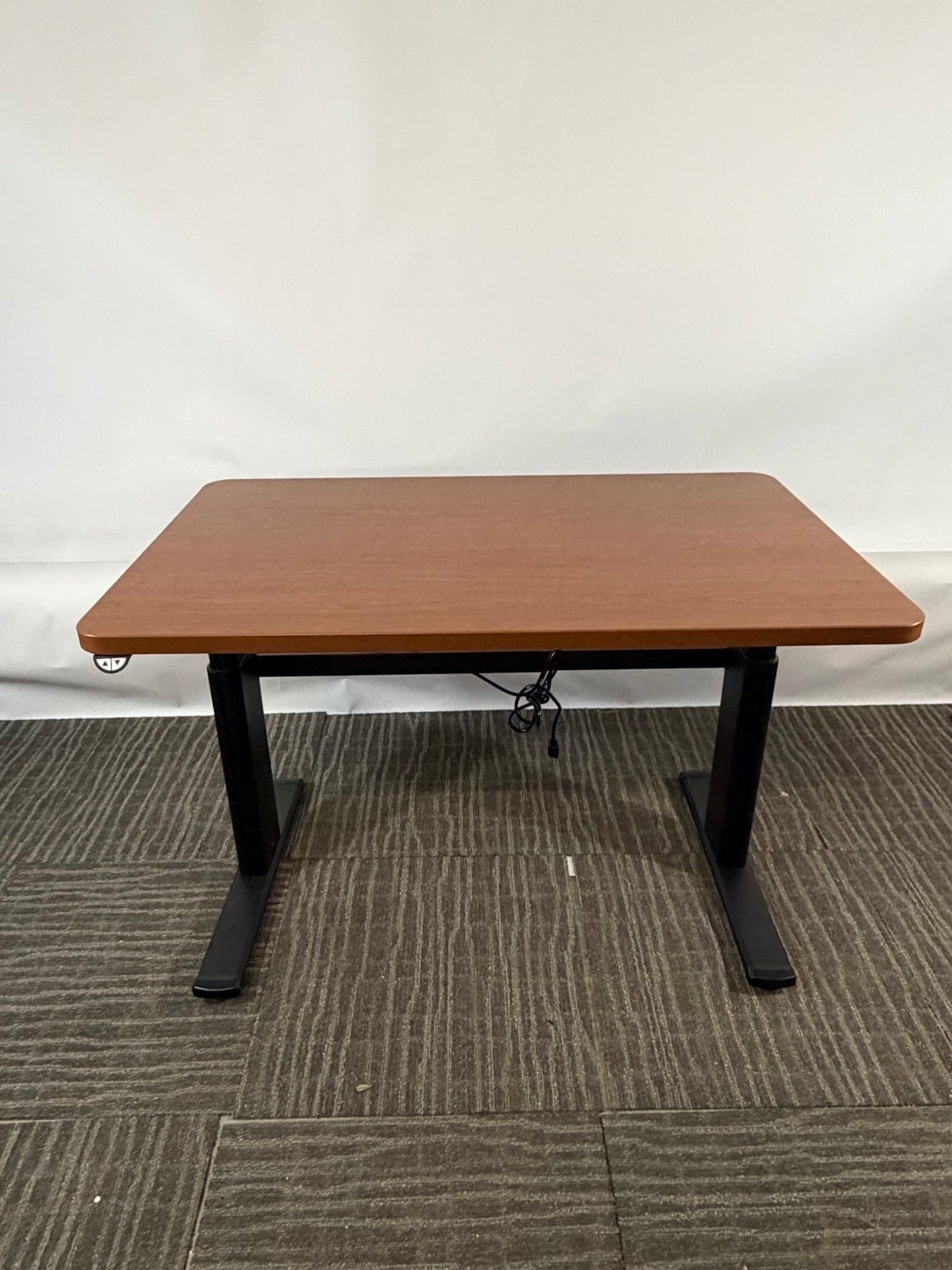 STEELCASE | HEIGHT ADJUSTABLE DESK