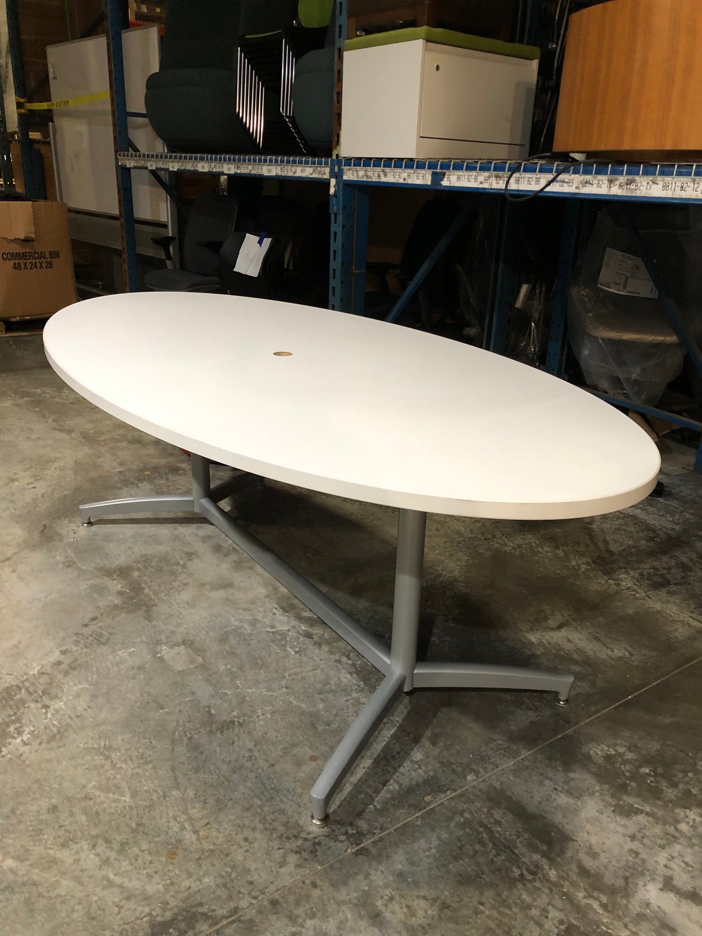 PREOWNED | OVAL CONFERENCE TABLE