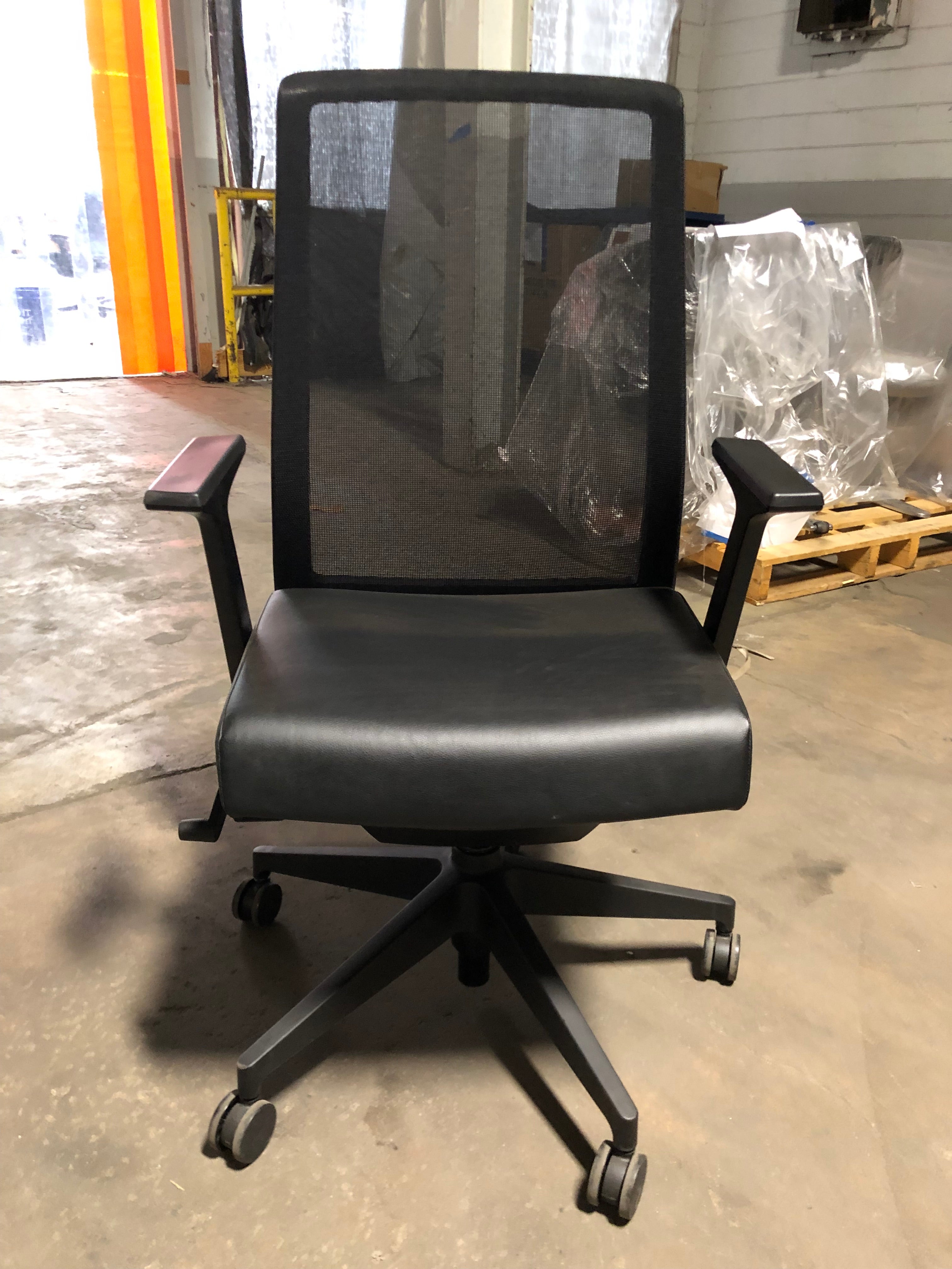HAWORTH | VERY TASK CHAIR – Storr PreOwned