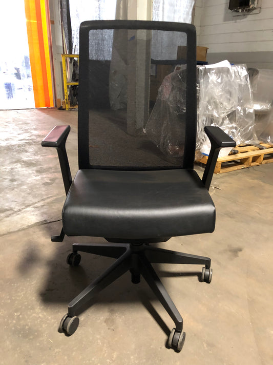 HAWORTH | VERY TASK CHAIR