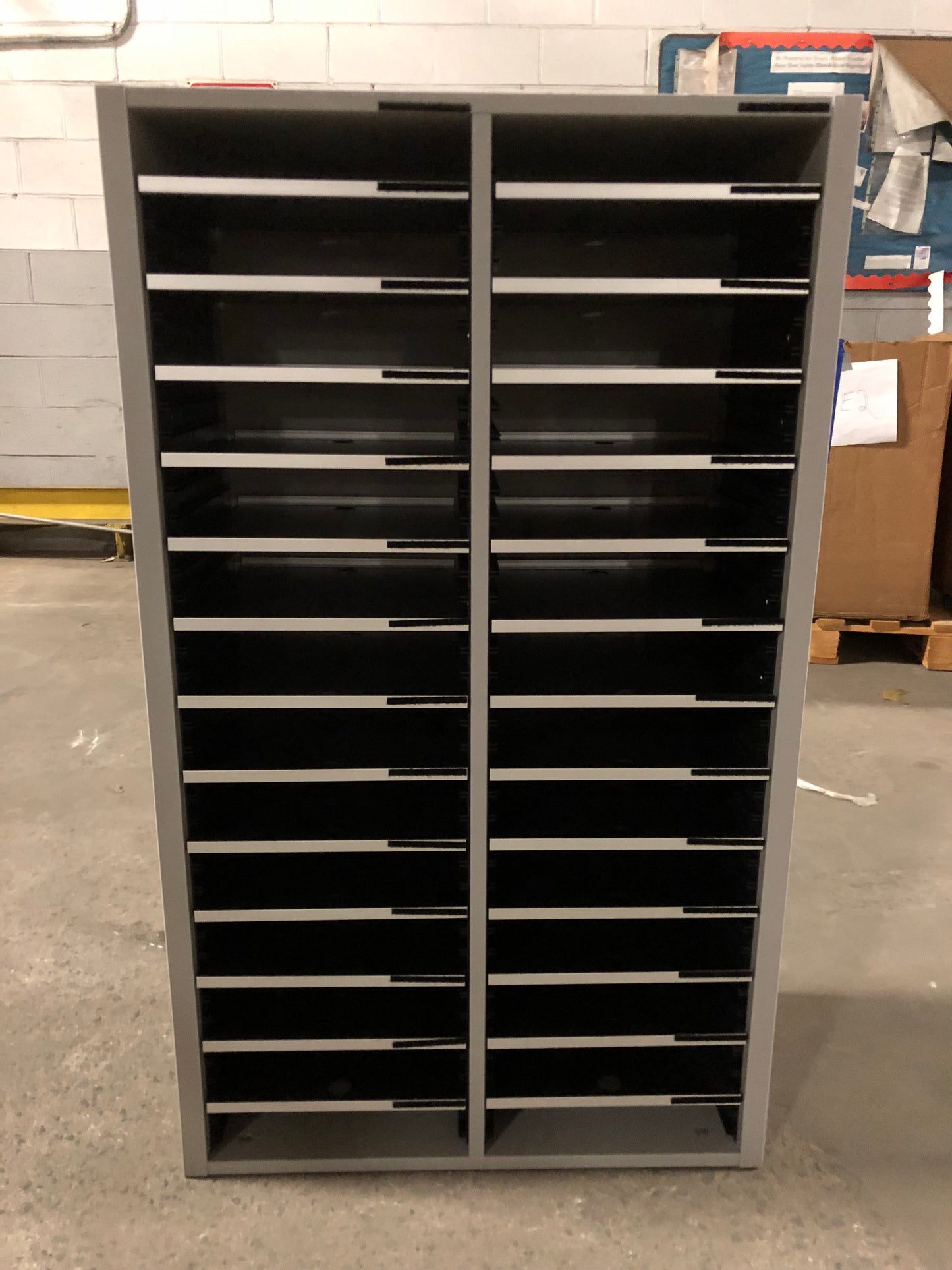 PREOWNED | 28-SLOT MAIL SORTER