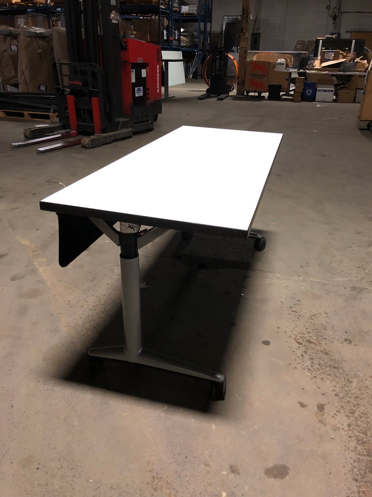 VECTA | MOBILE TABLE
