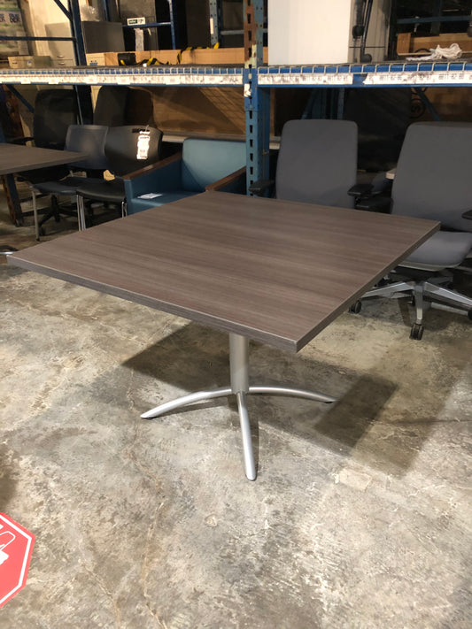 PREOWNED | 42" SQUARE TABLE WALNUT