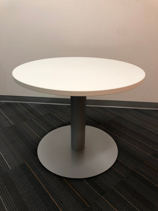 STEELCASE | 36" ROUND TABLE