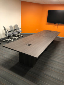 SYMPHONY | LASTRA CONFERENCE TABLE
