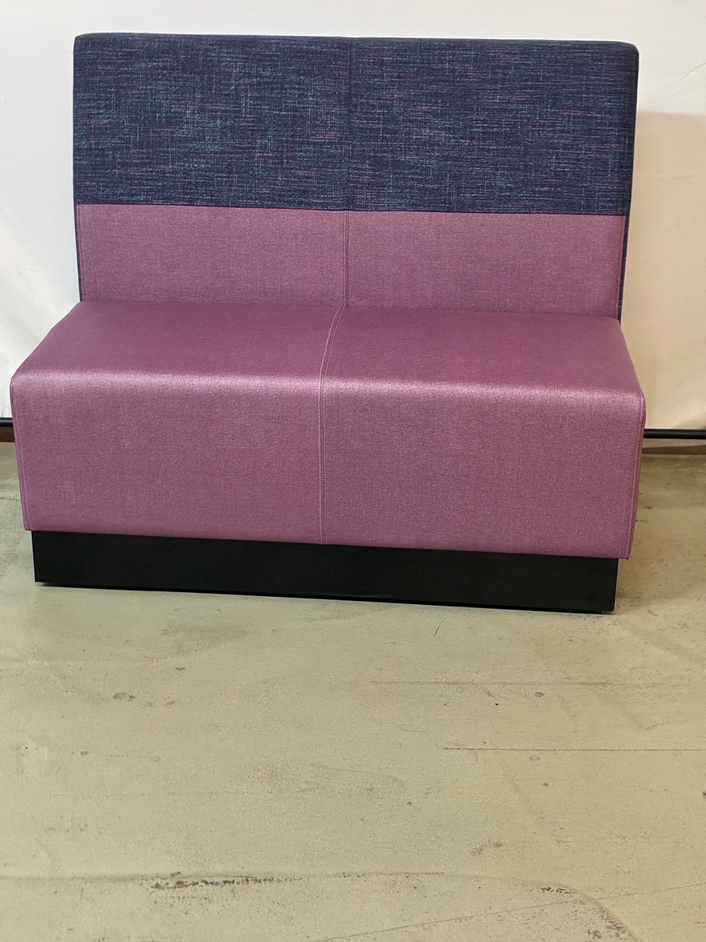 NATIONAL | FRINGE, MID BOOTH, 2 SEAT, SINGLE-SIDE