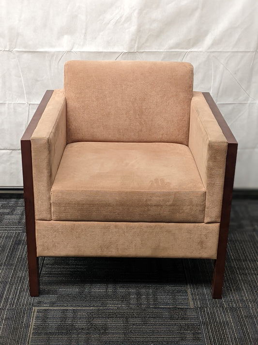 PAOLI LOUNGE CHAIR